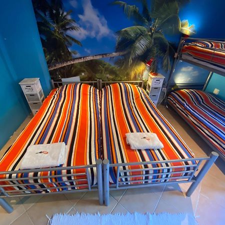 Amazigh Guincho Hostel & Suites กาชไกช์ ภายนอก รูปภาพ